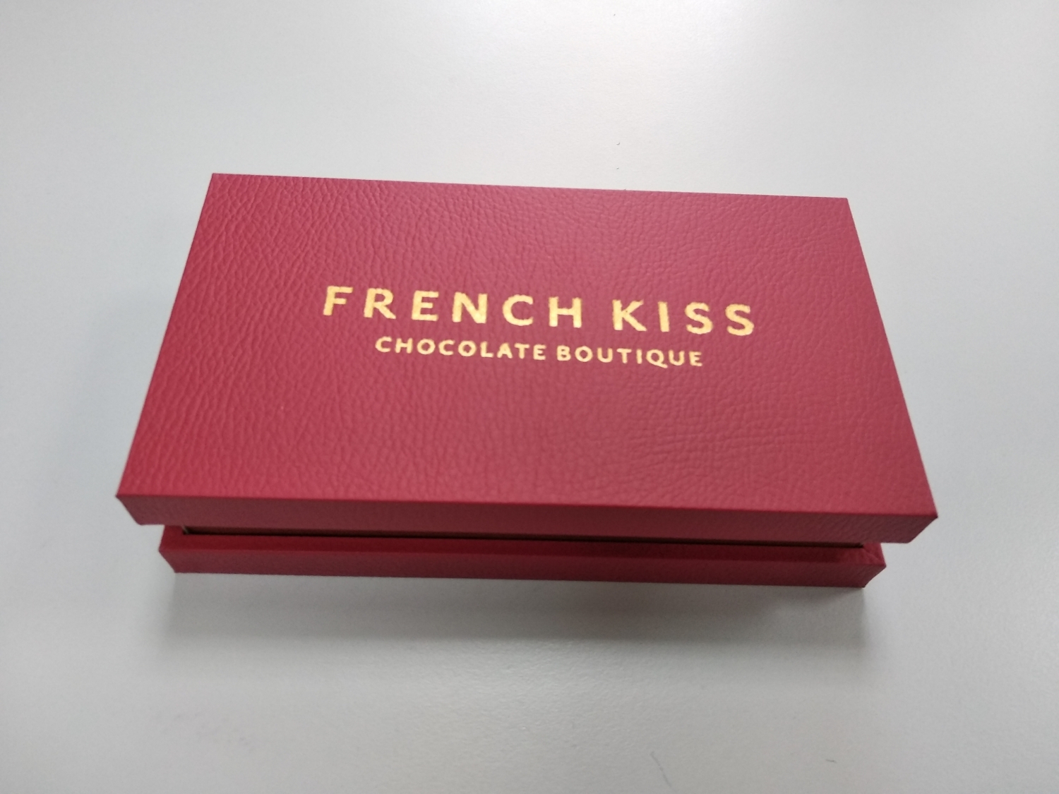 Подарочная упаковка «Коробка под кожу на 32 конфеты (красная)»